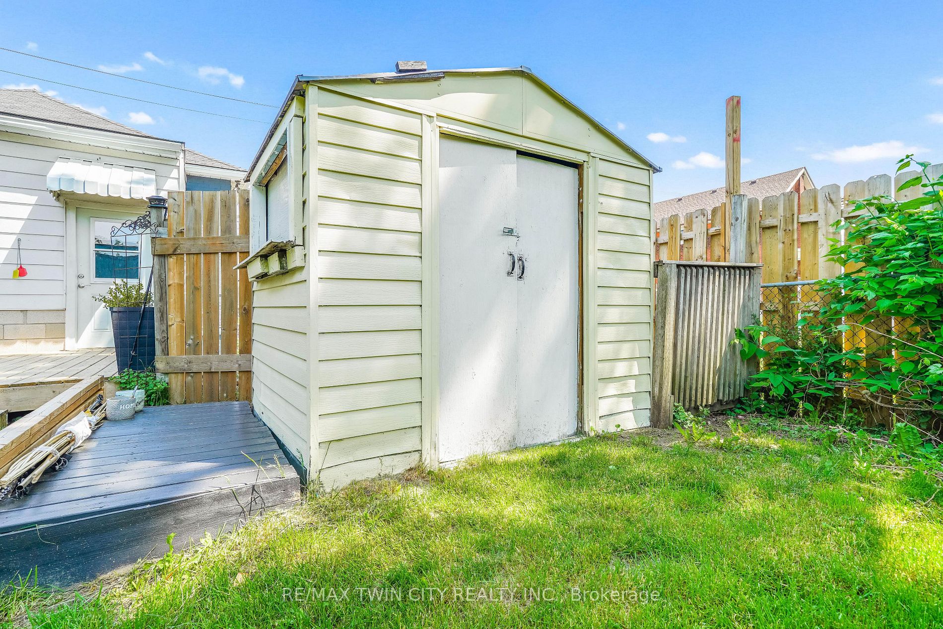 21 Elgin St