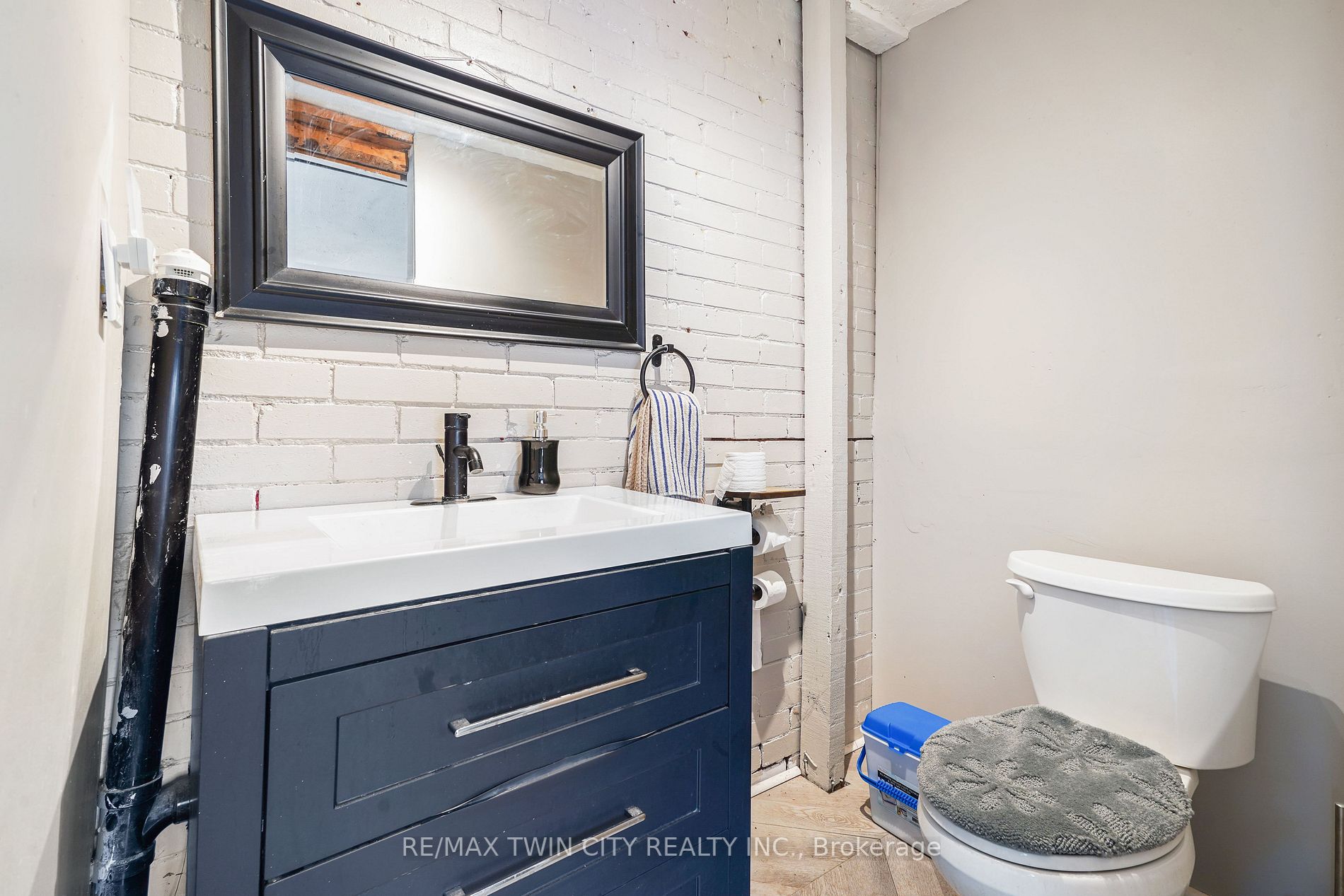 21 Elgin St