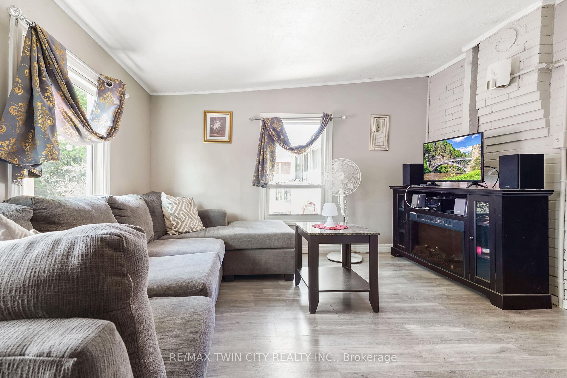 21 Elgin St
