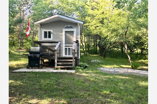 1045 Shanahan Tr, Minden Hills