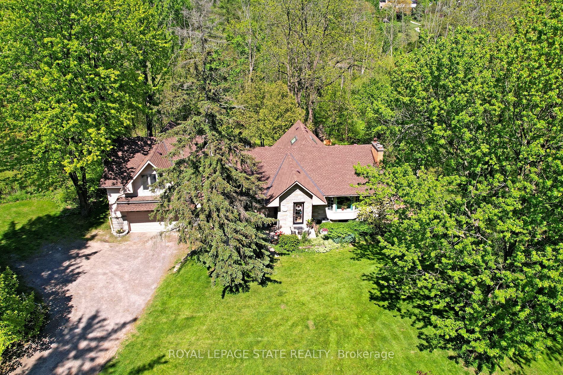 144 Wellington St