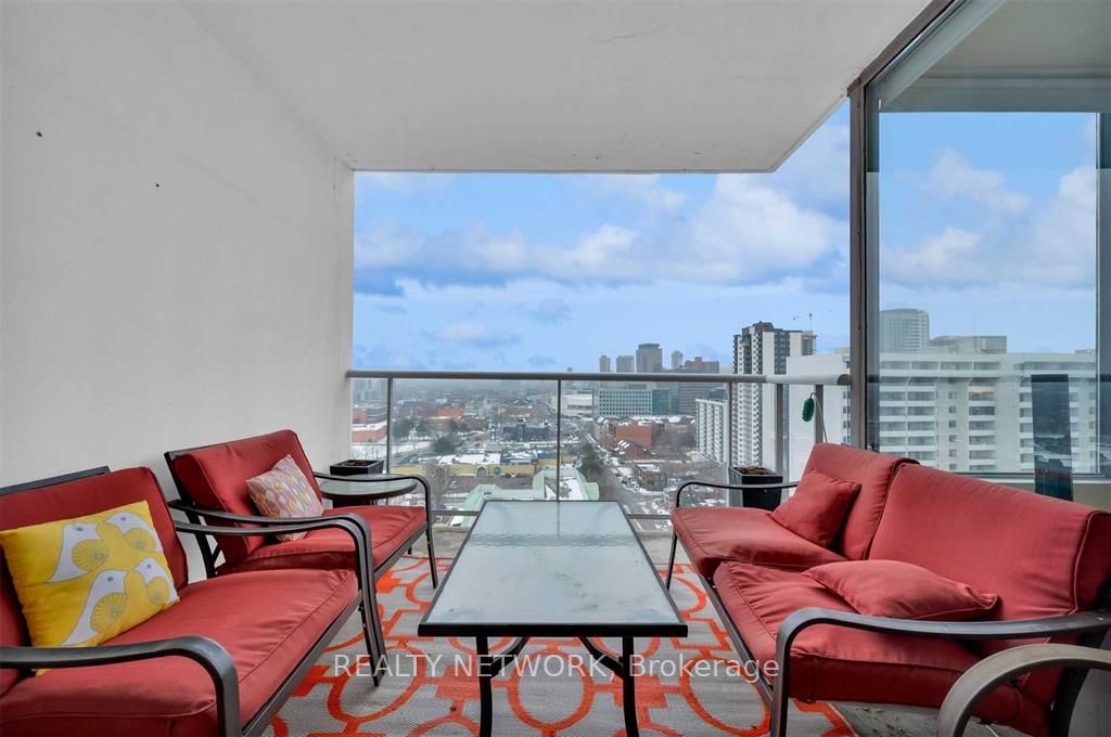 75 Queen Street N, #1802