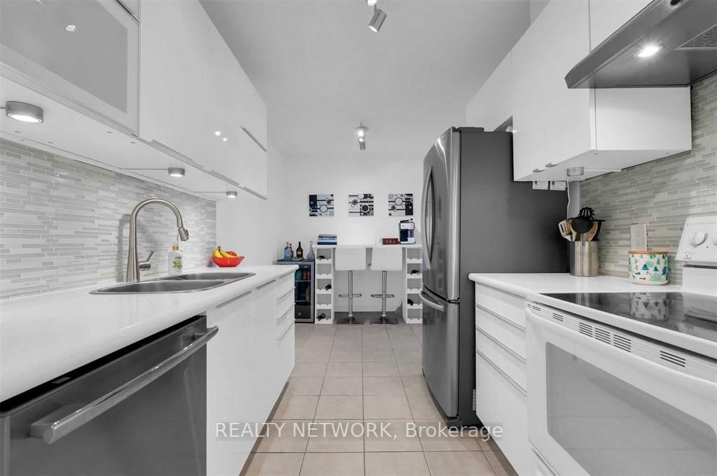 75 Queen Street N, #1802