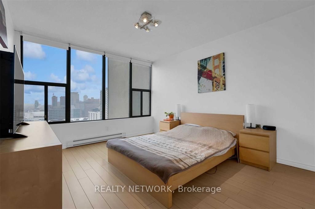 75 Queen Street N, #1802