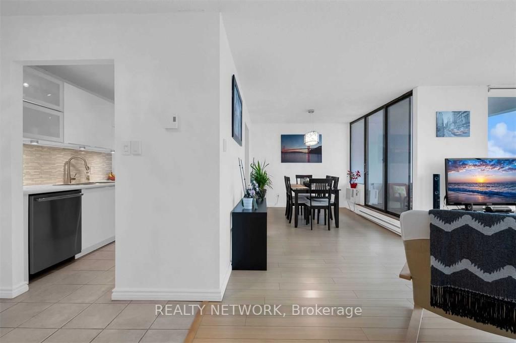 75 Queen Street N, #1802