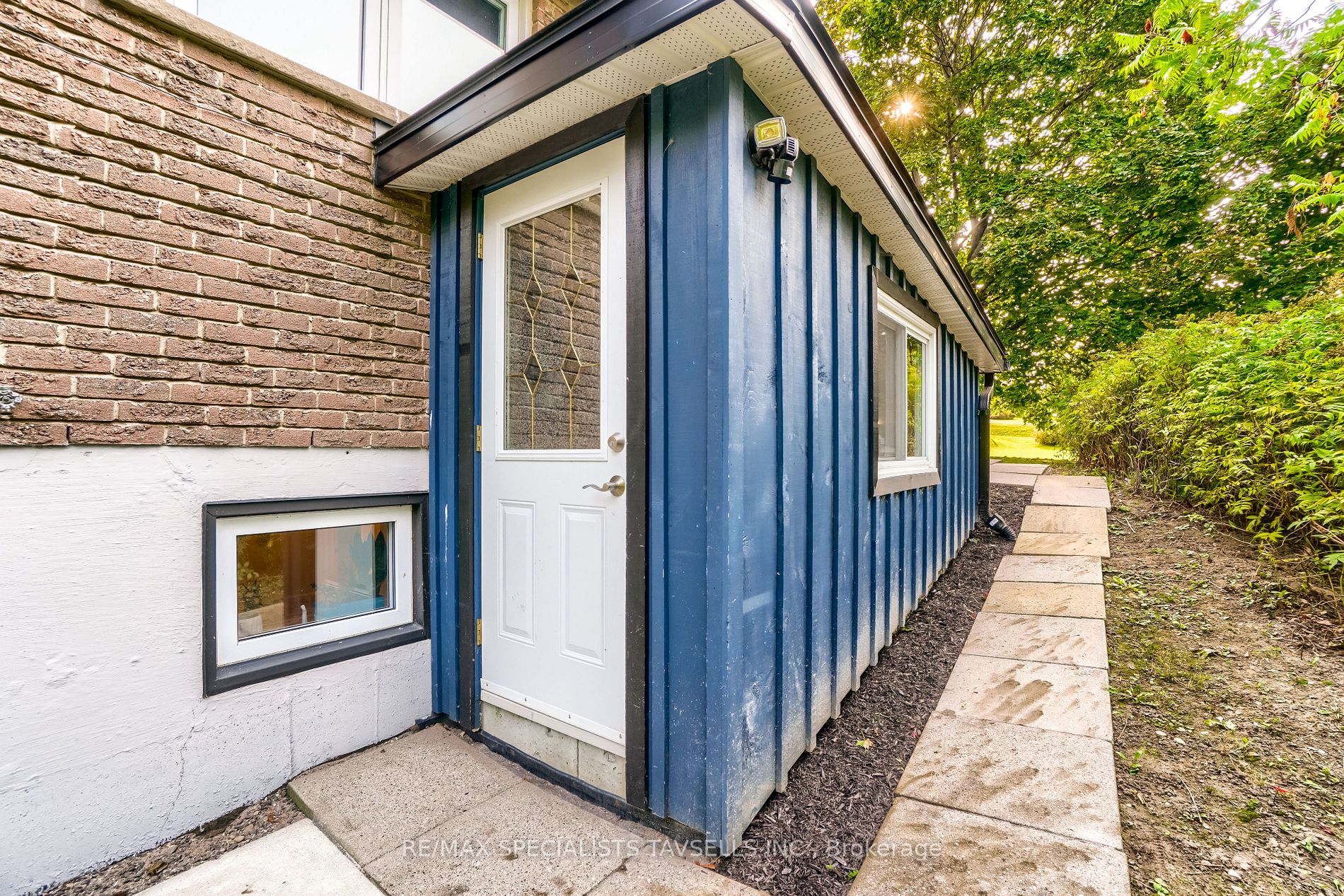 18 Crago Road