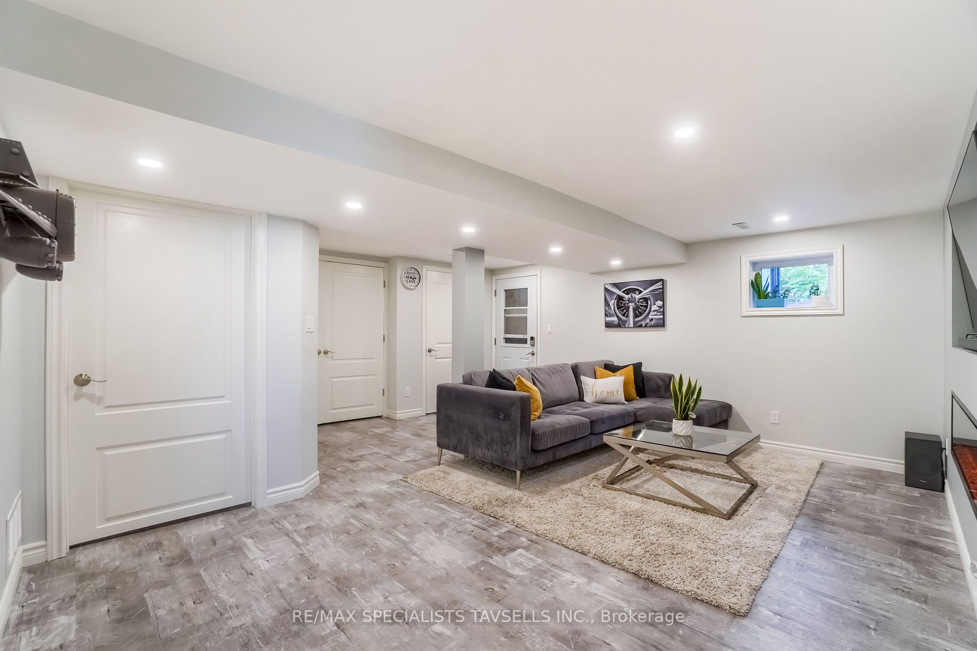 18 Crago Road