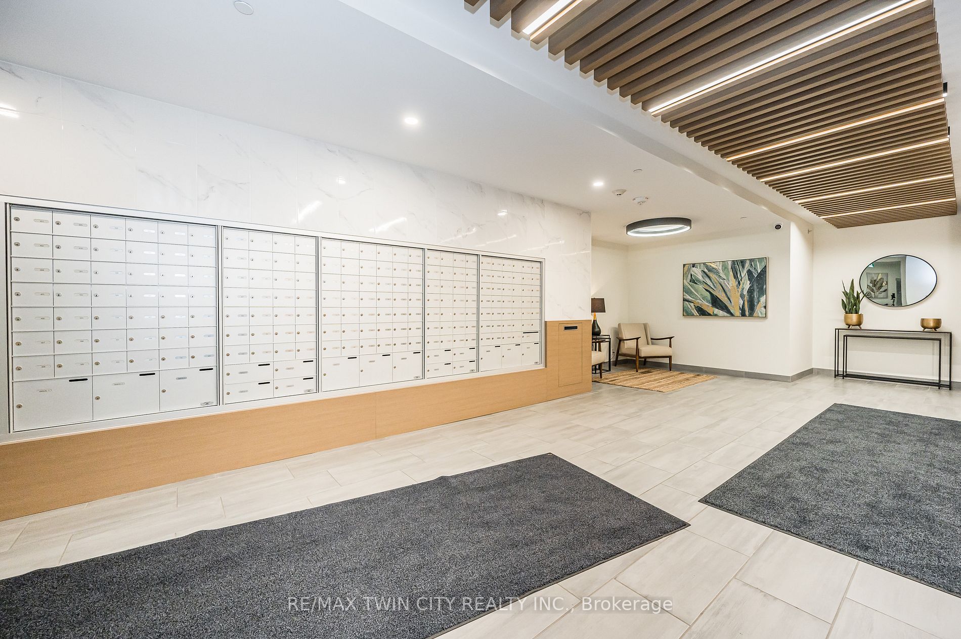 104 Garment Street, #1904