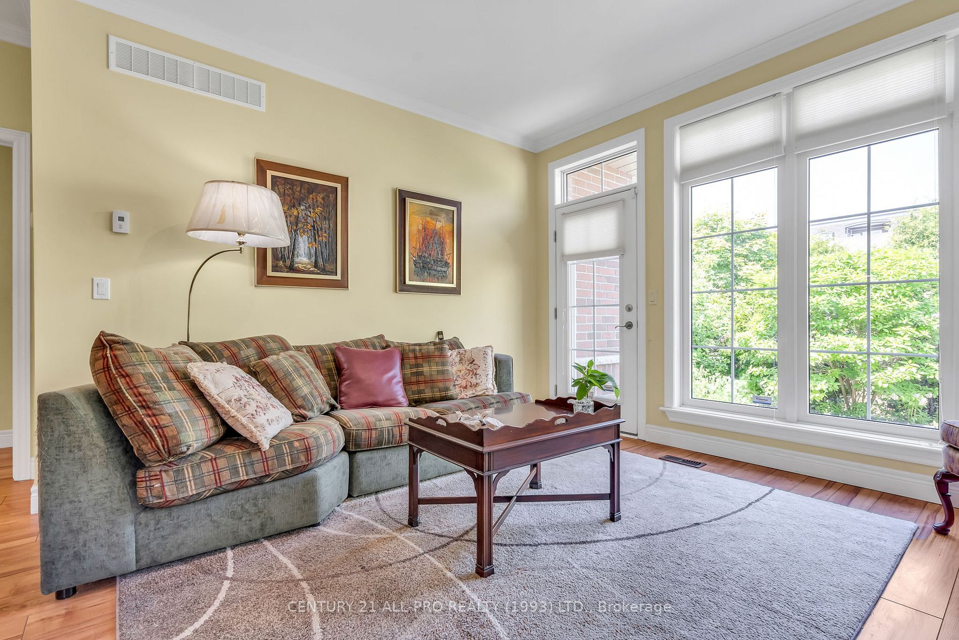 120 University Ave E, #1004