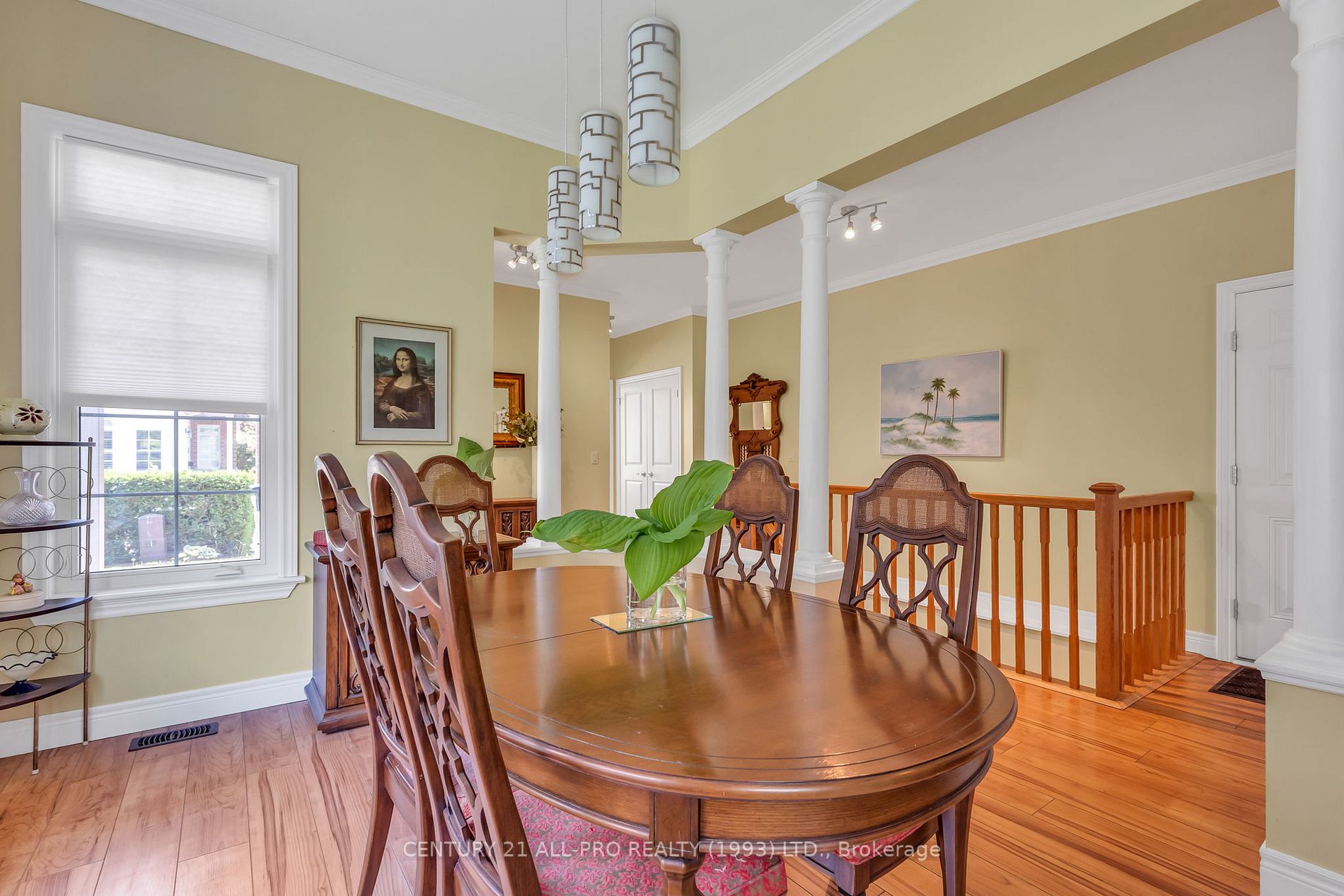 120 University Ave E, #1004