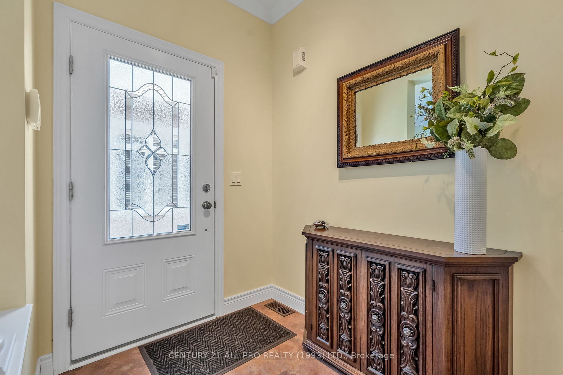 120 University Ave E, #1004