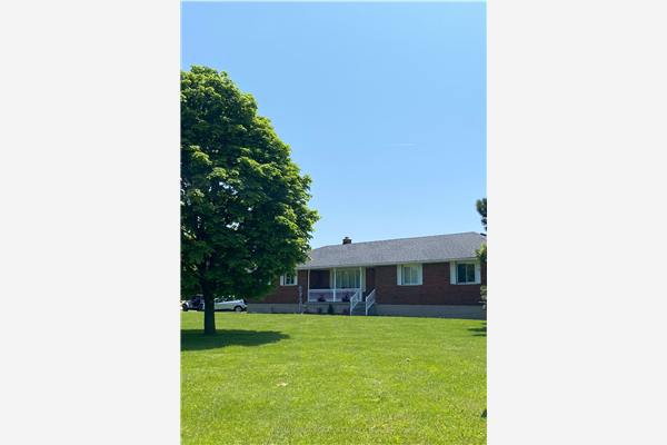 356 Ridge Rd E, Grimsby