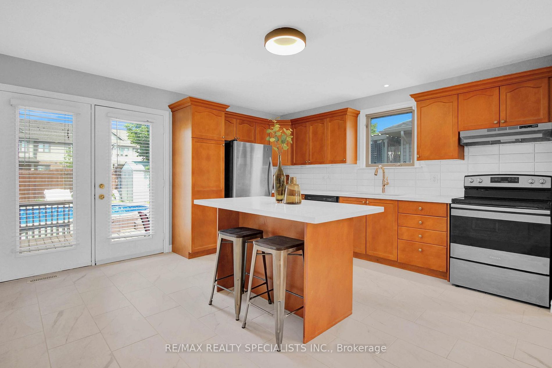 33 Osborn Ave