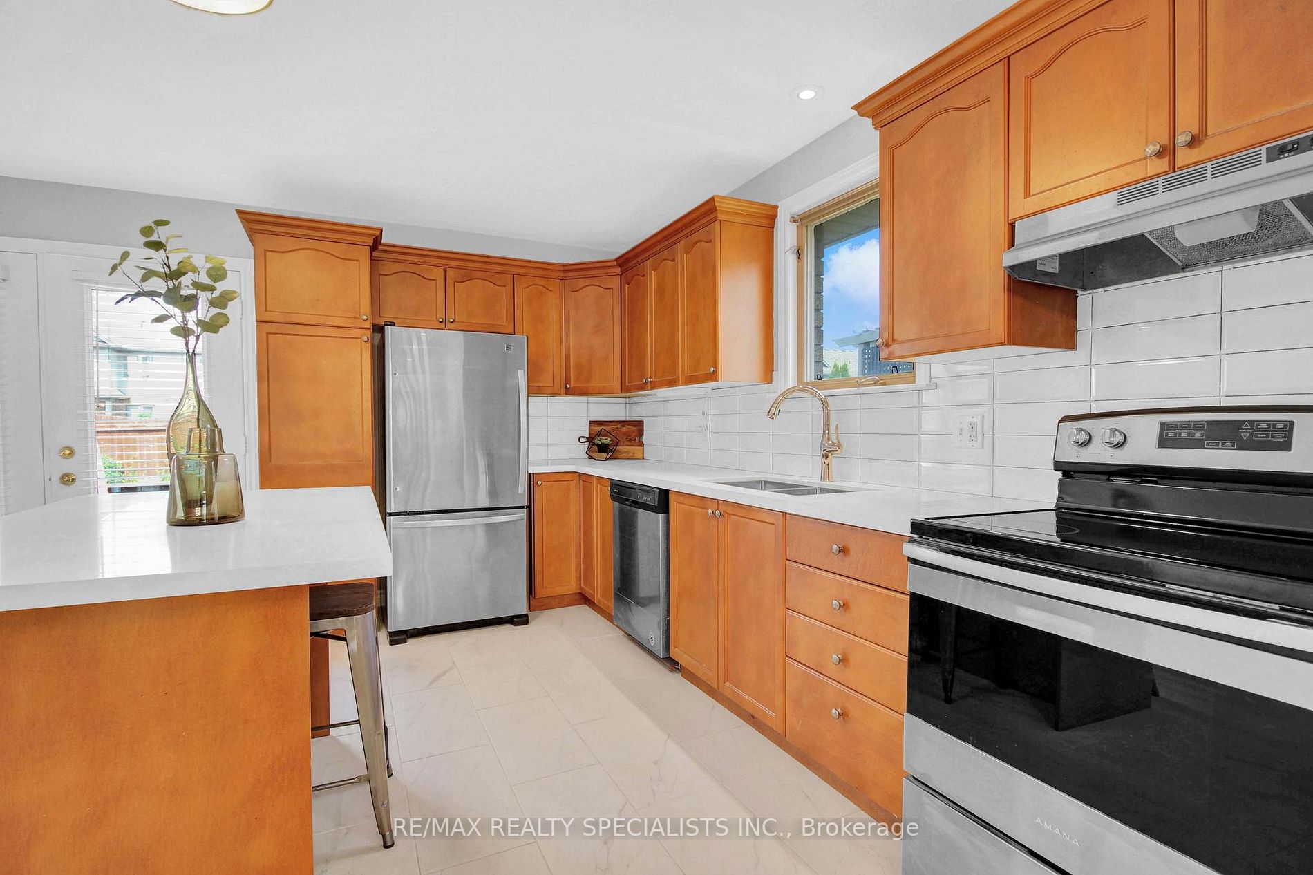 33 Osborn Ave