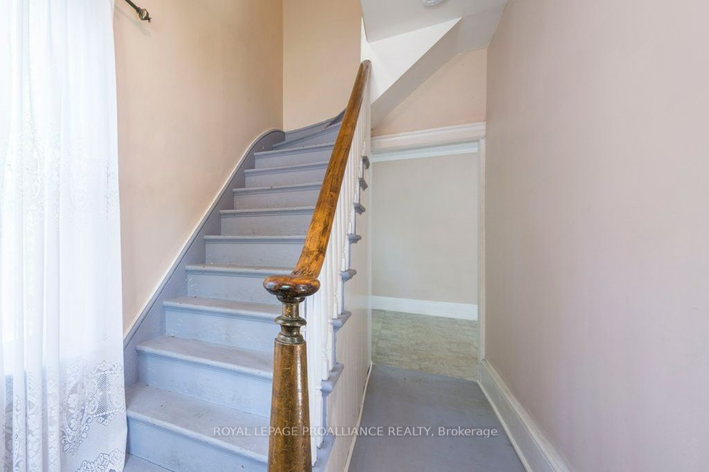 44 Mary St