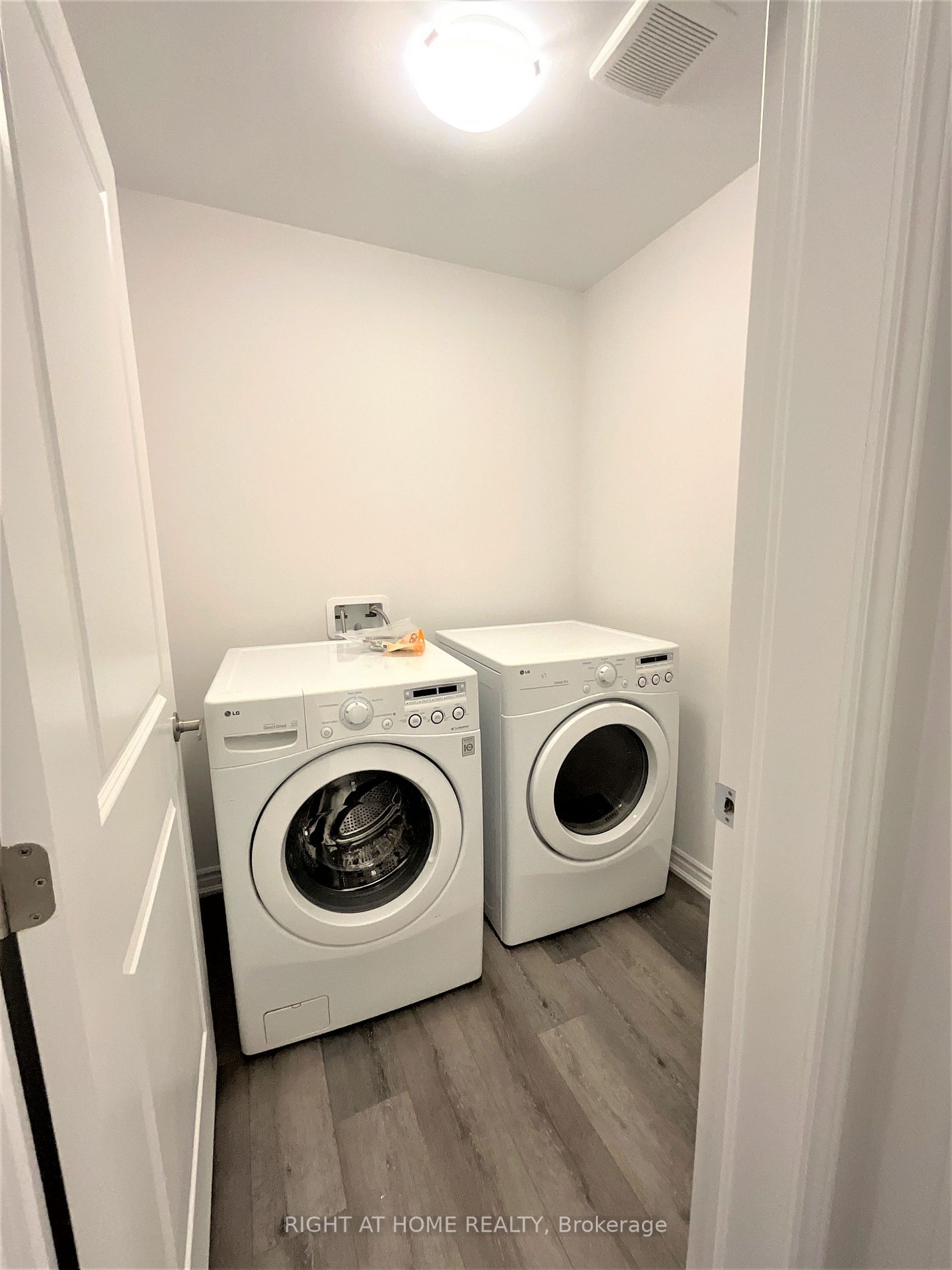 61 Soho St, #142