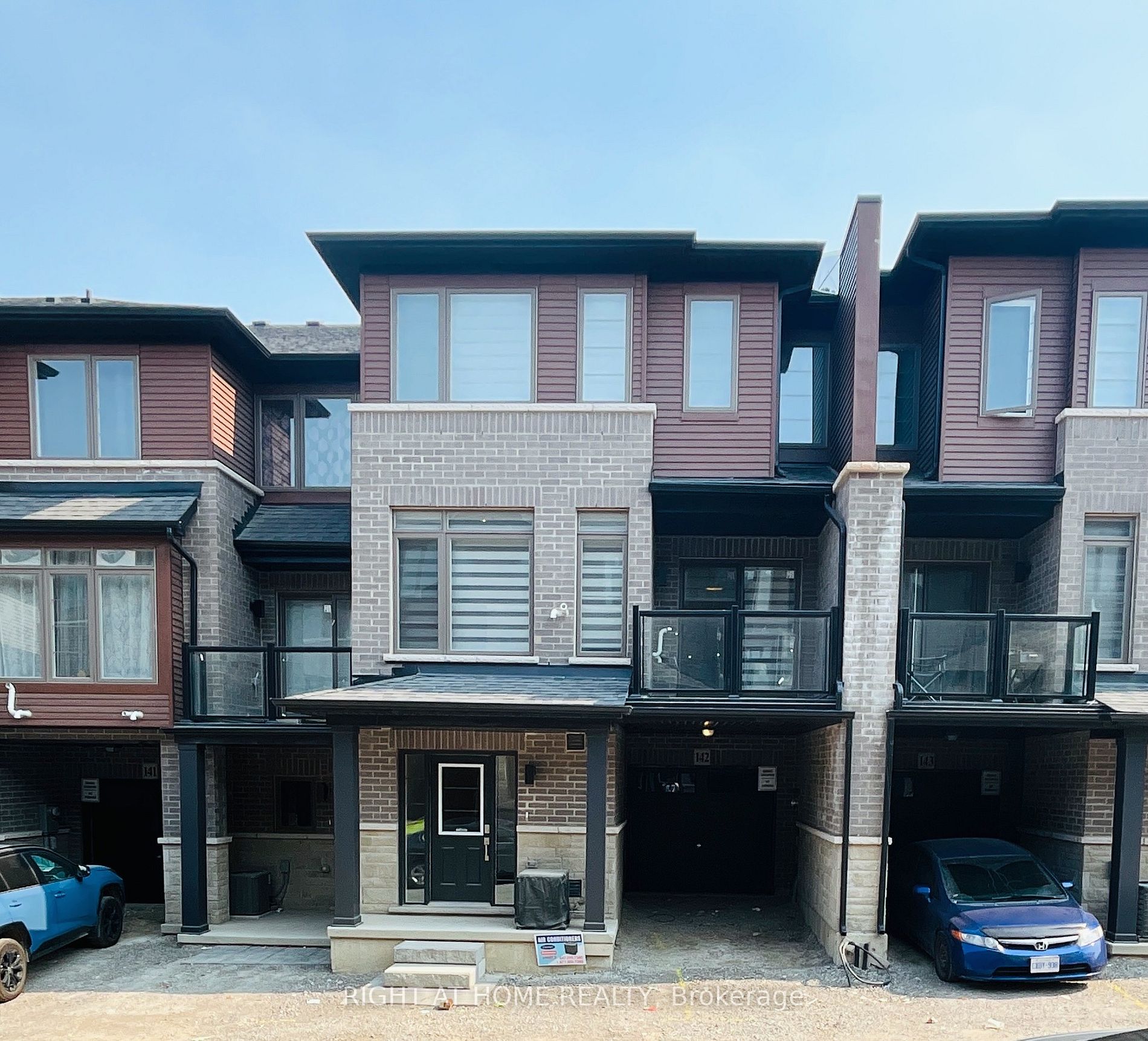61 Soho St, #142