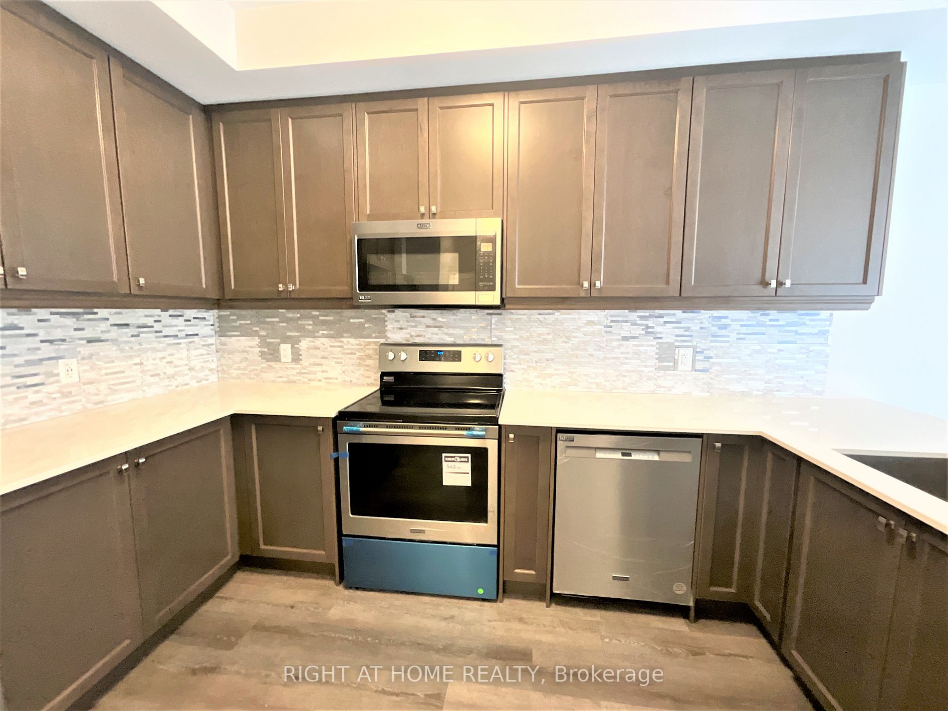 61 Soho St, #142