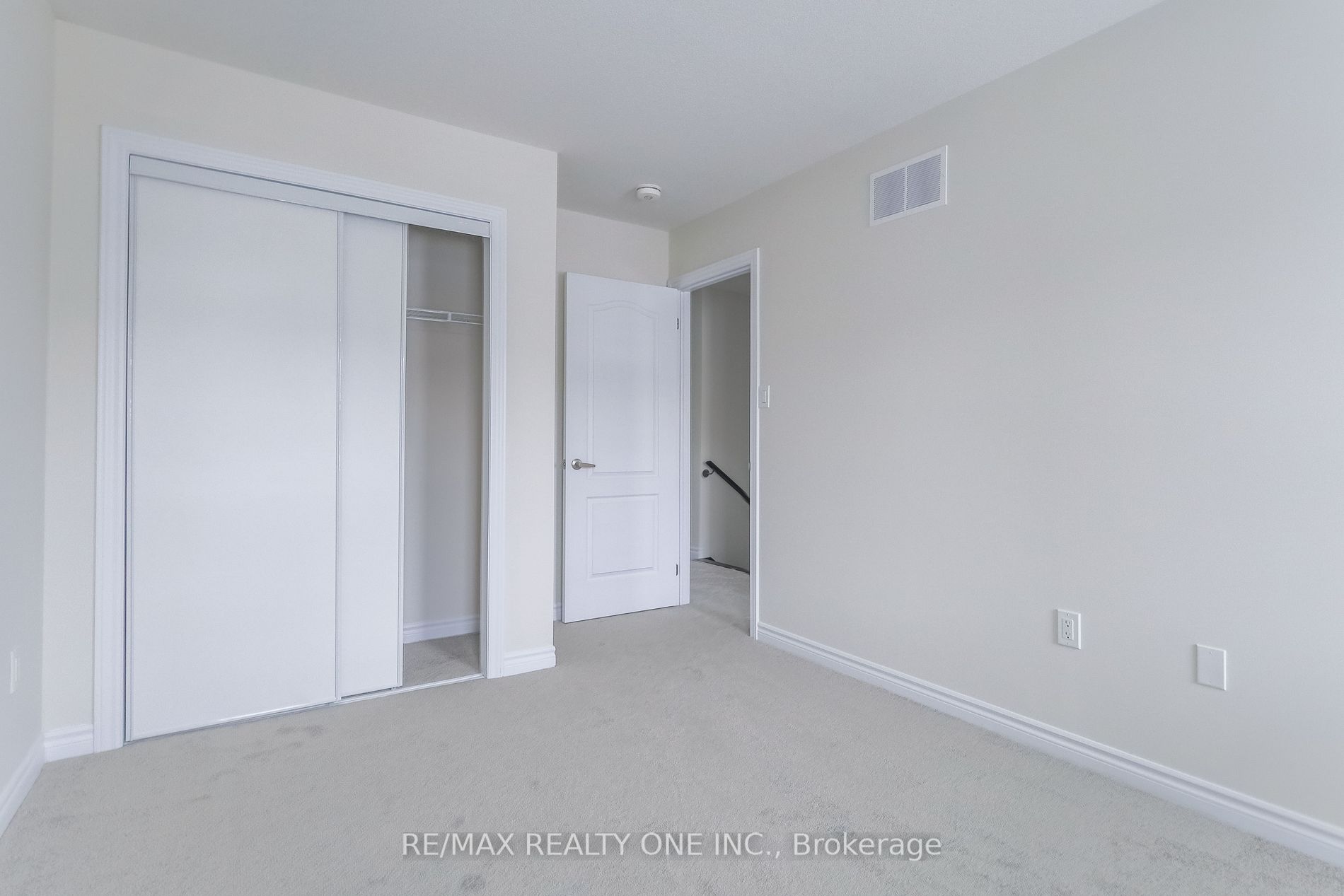 20 Amos Ave