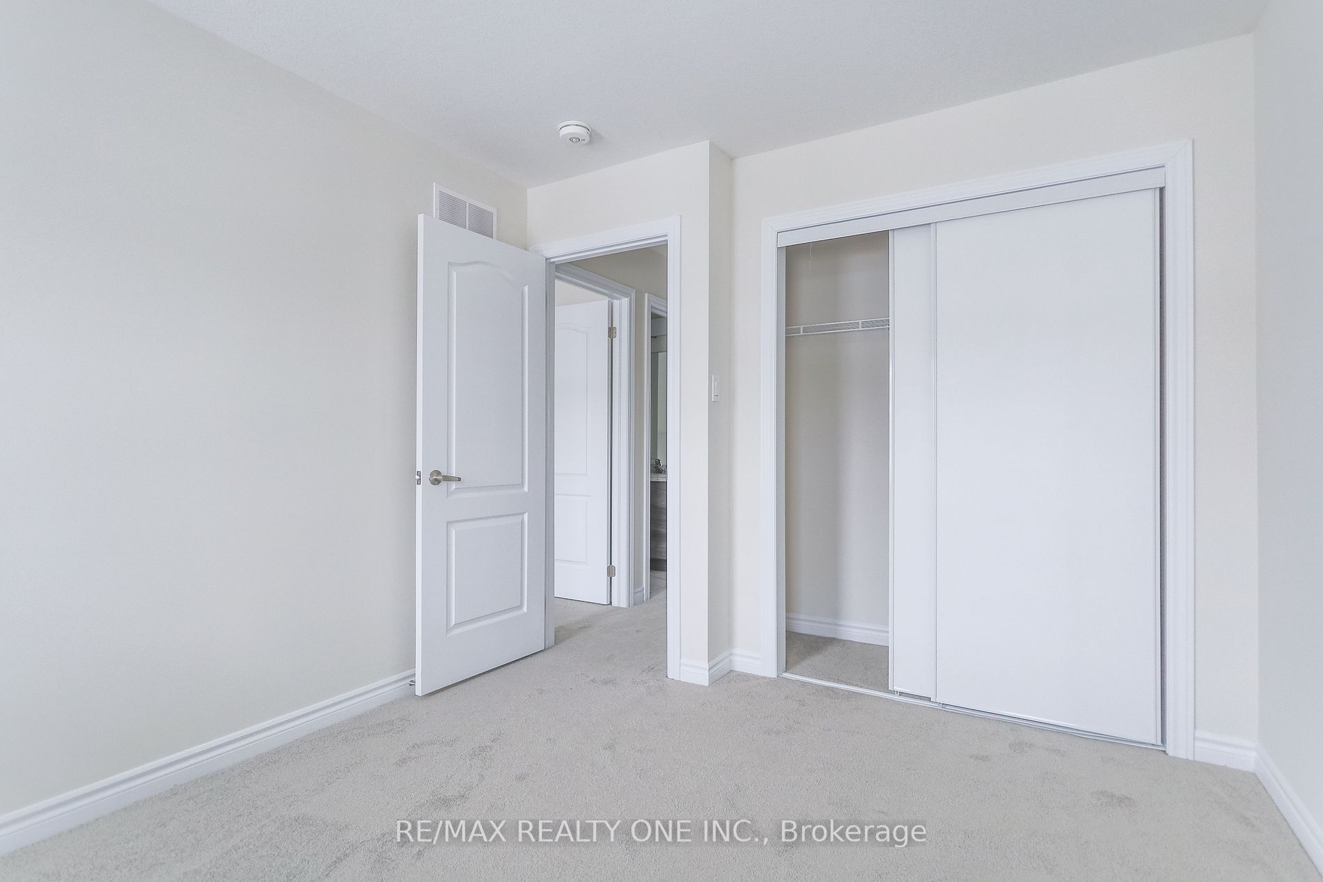 20 Amos Ave