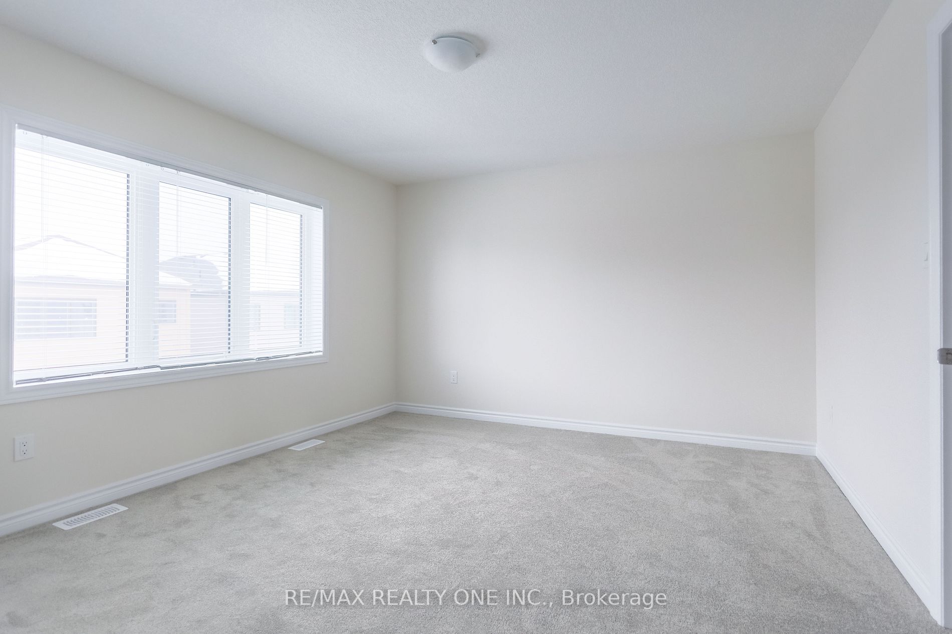 20 Amos Ave