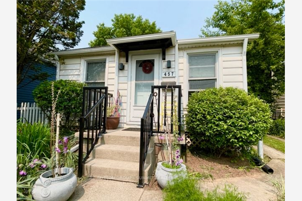457 Macnab St N