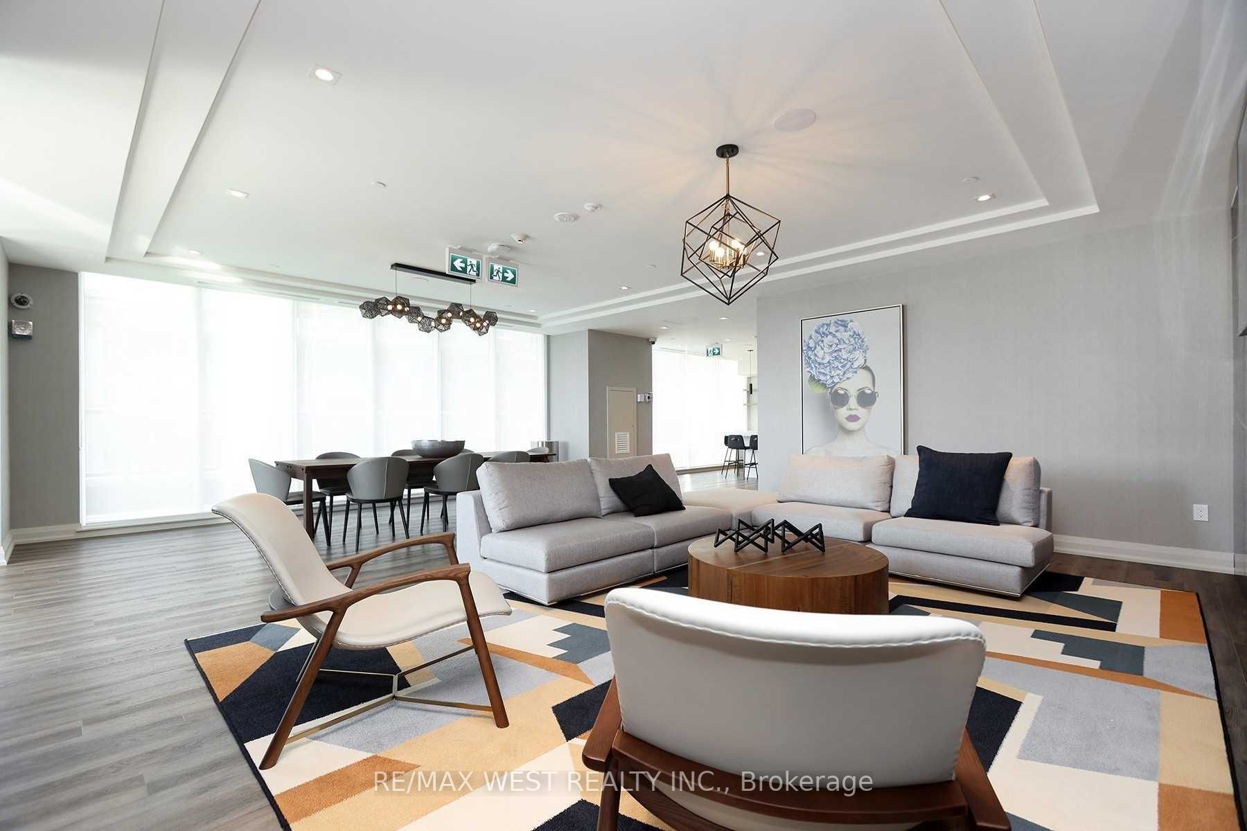 212 King William St, #618