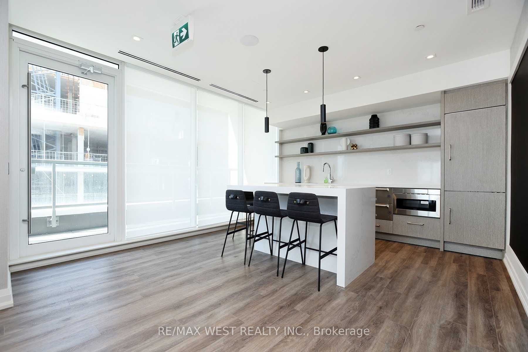 212 King William St, #618