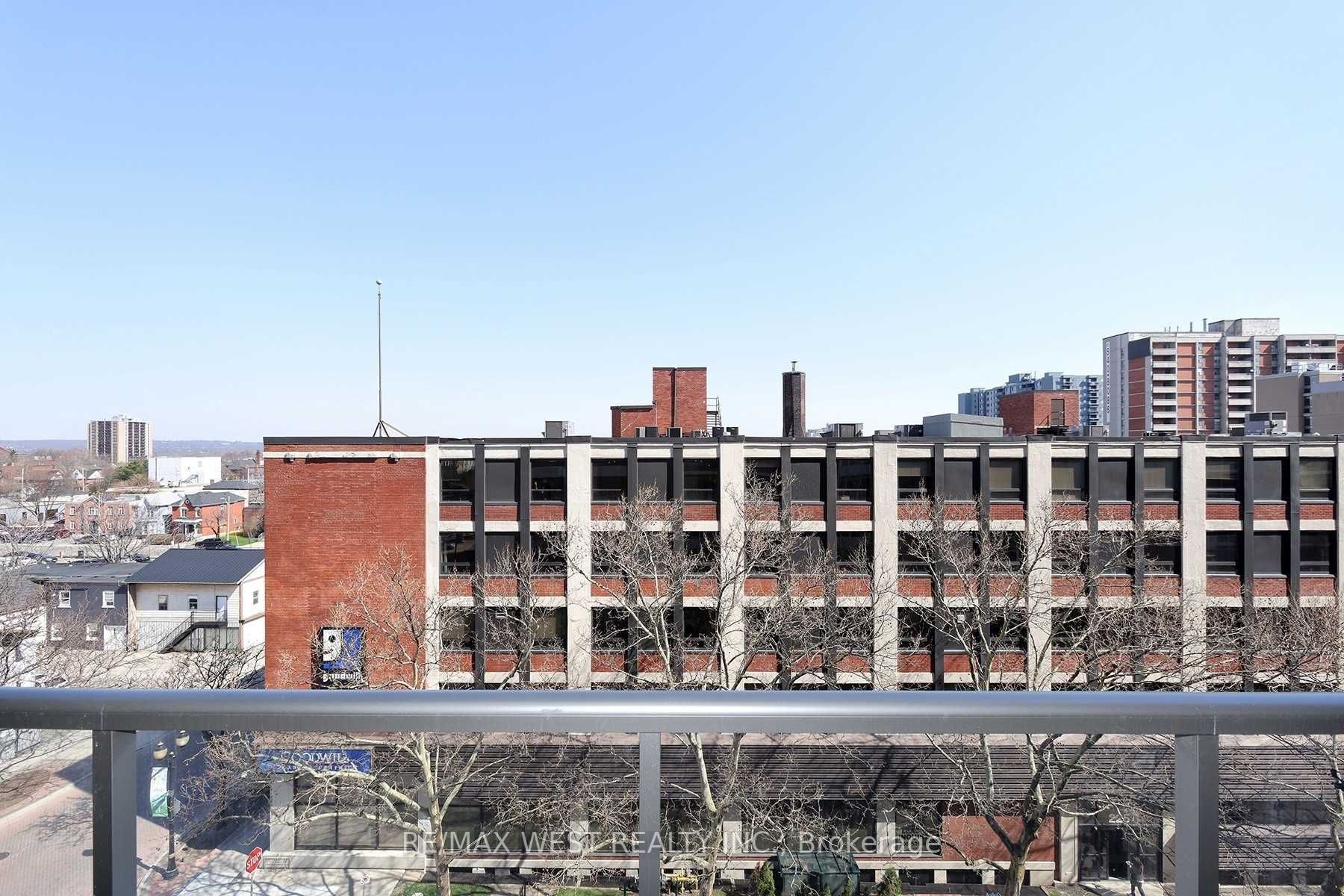 212 King William St, #618