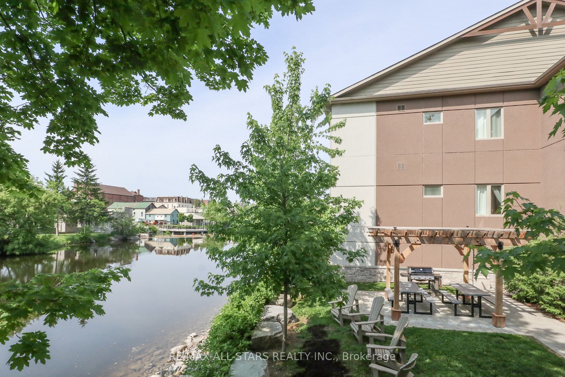 25 King Street, ## 203
