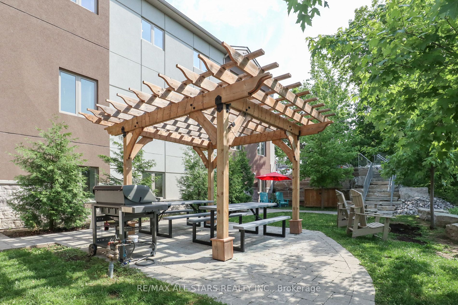 25 King Street, ## 203