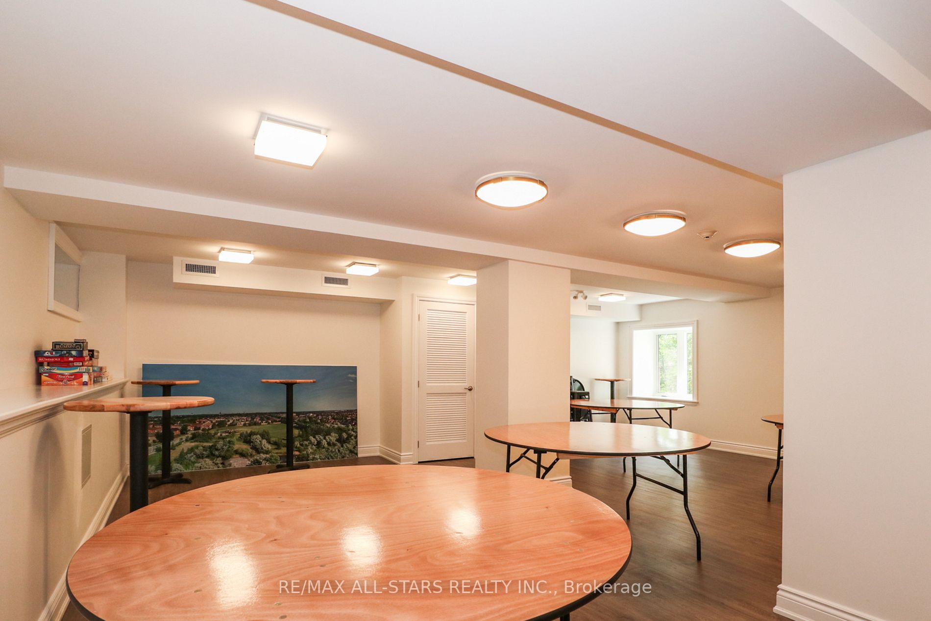 25 King Street, ## 203