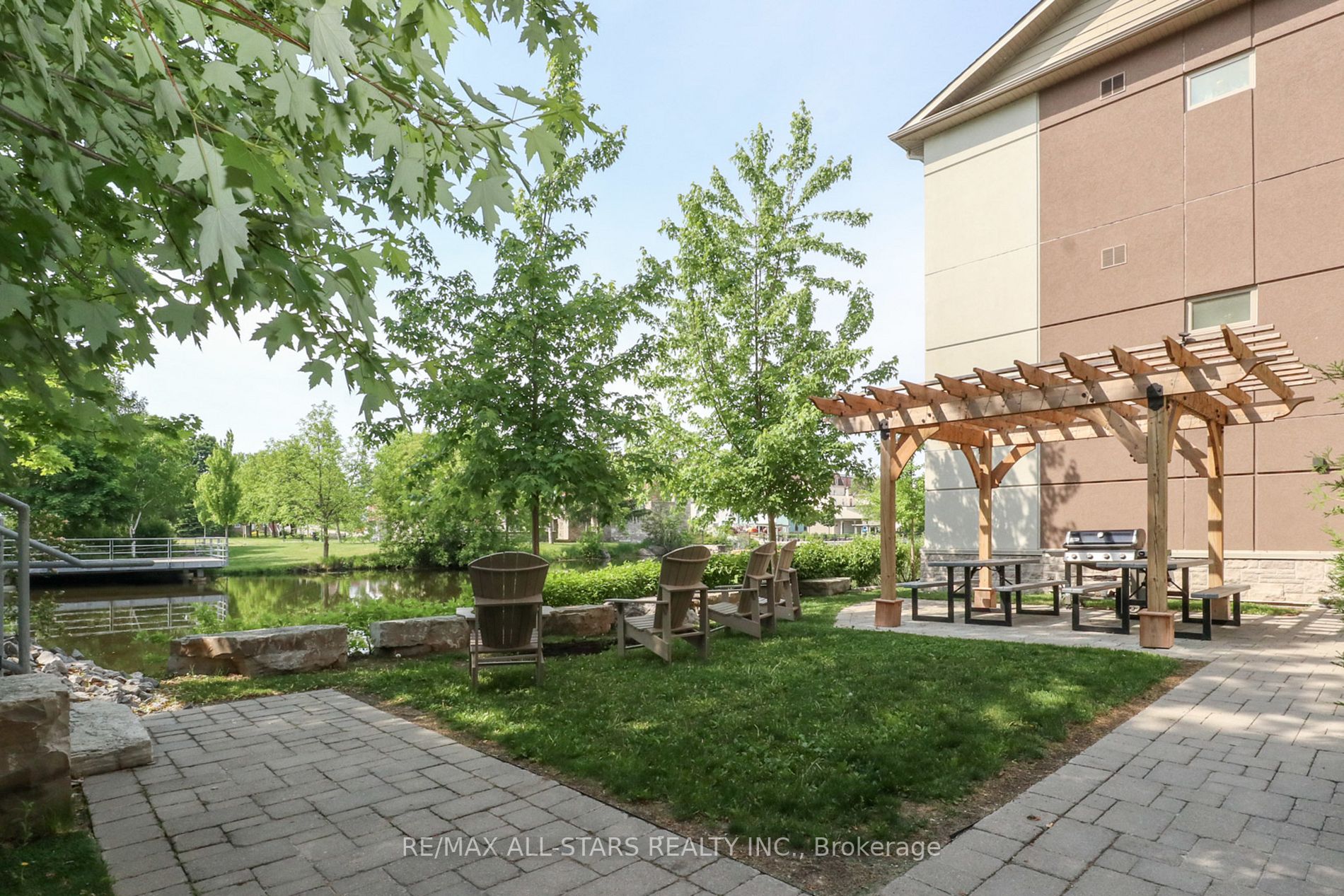 25 King Street, ## 203