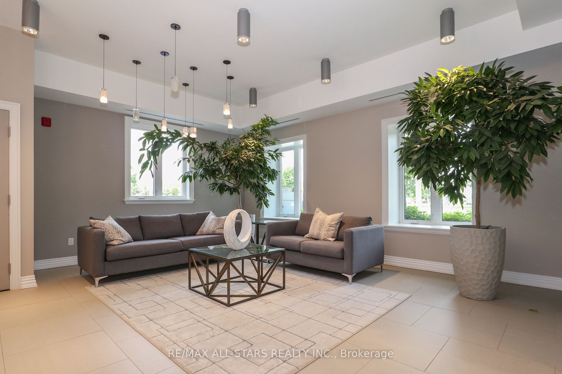 25 King Street, ## 203
