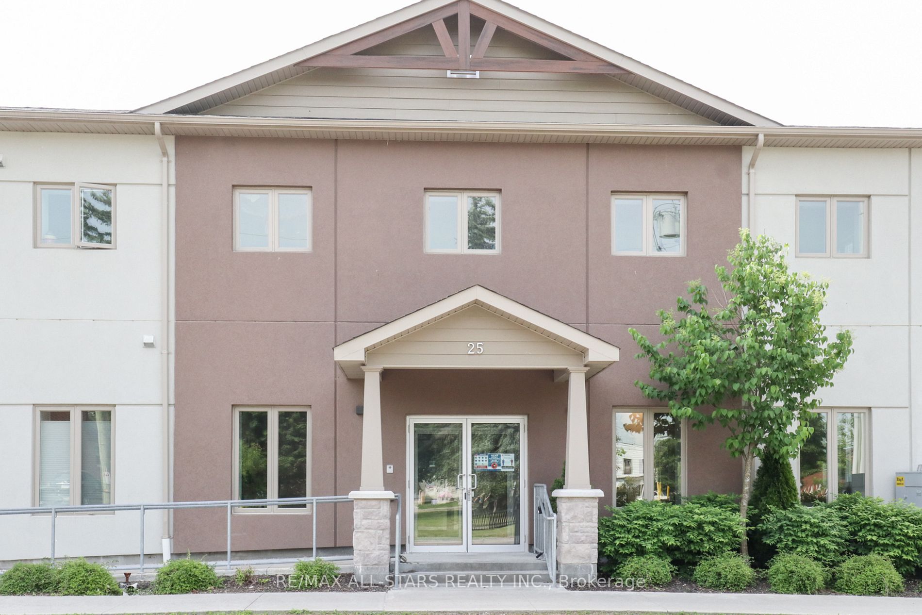 25 King Street, ## 203