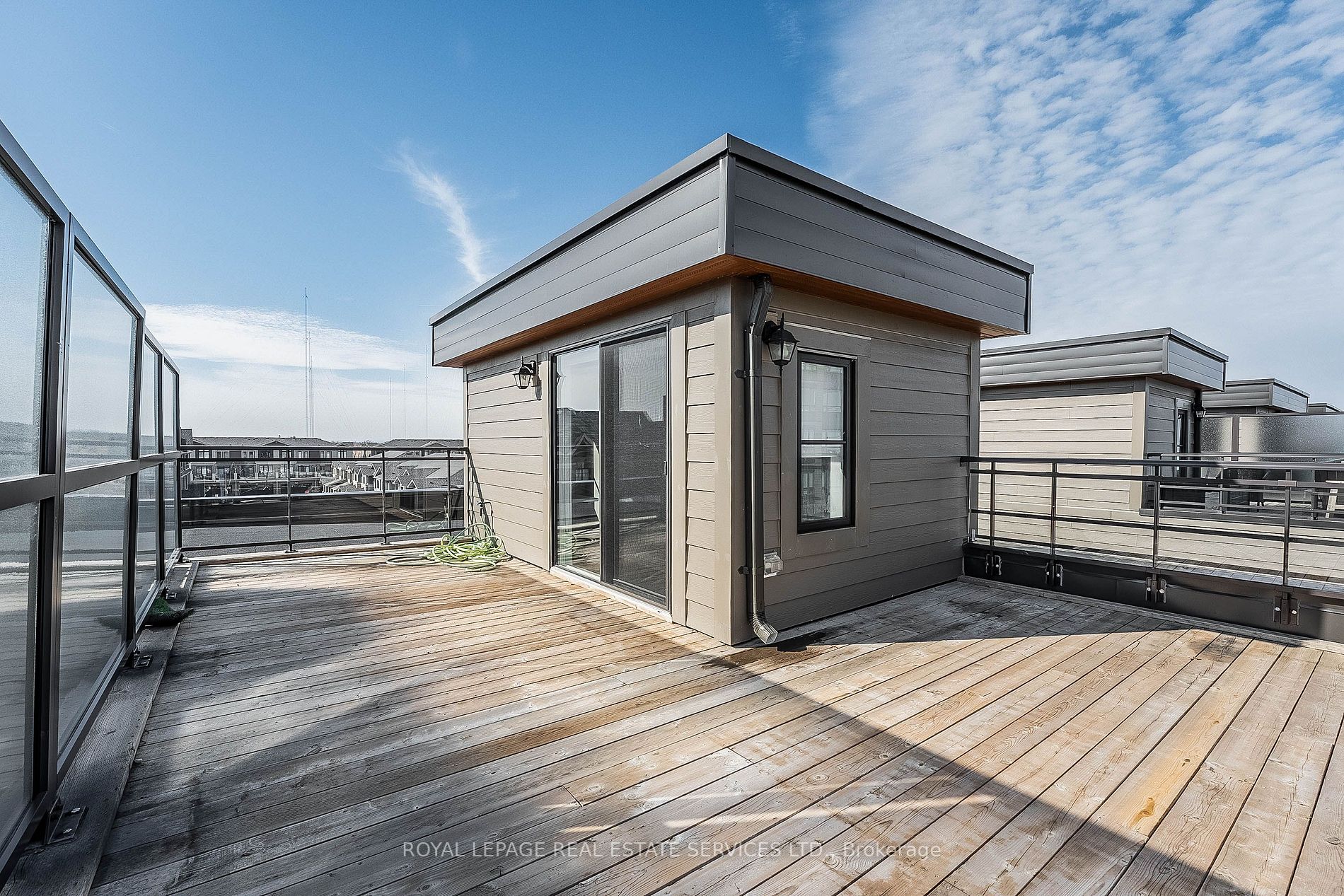 16 Waterview Lane