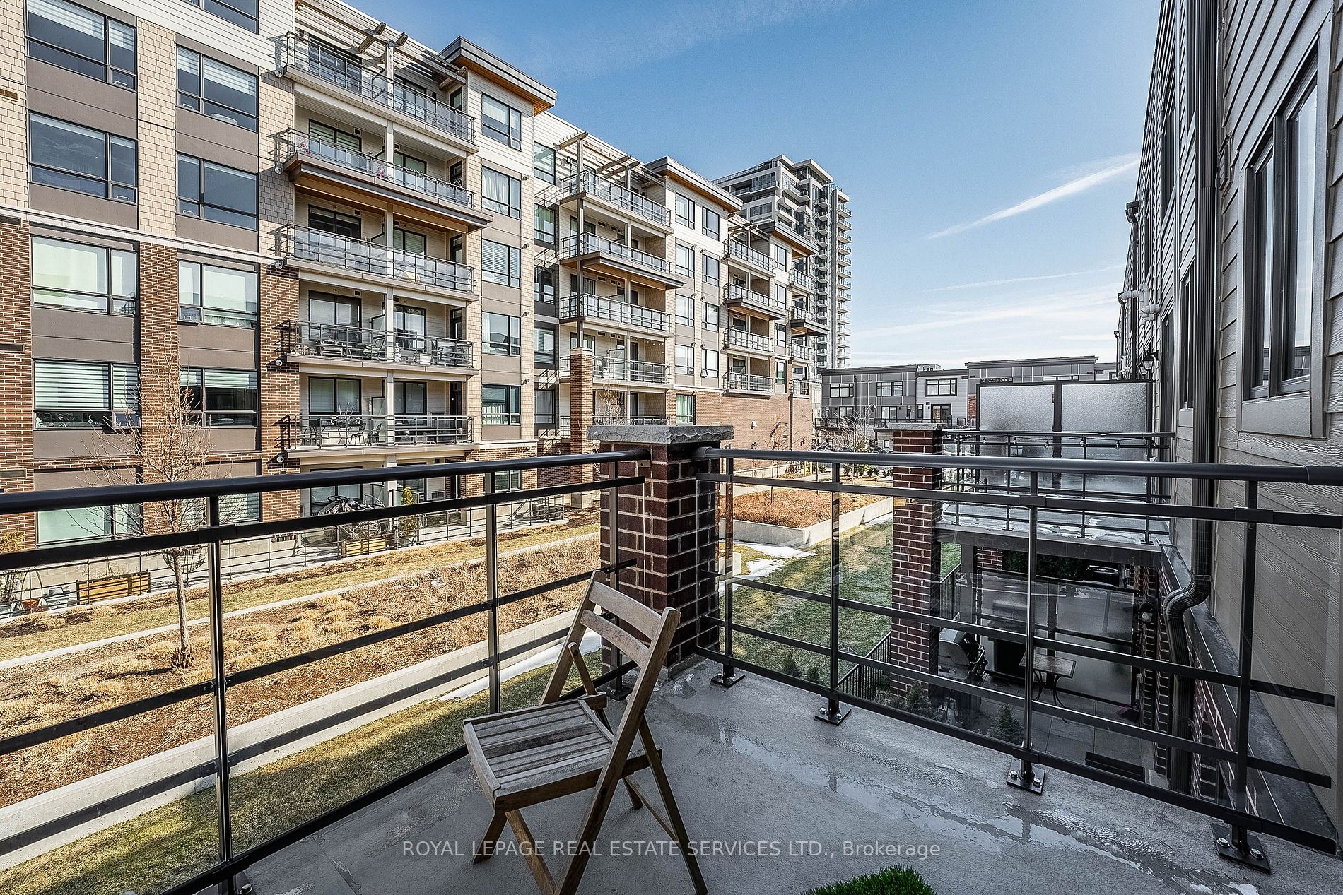16 Waterview Lane