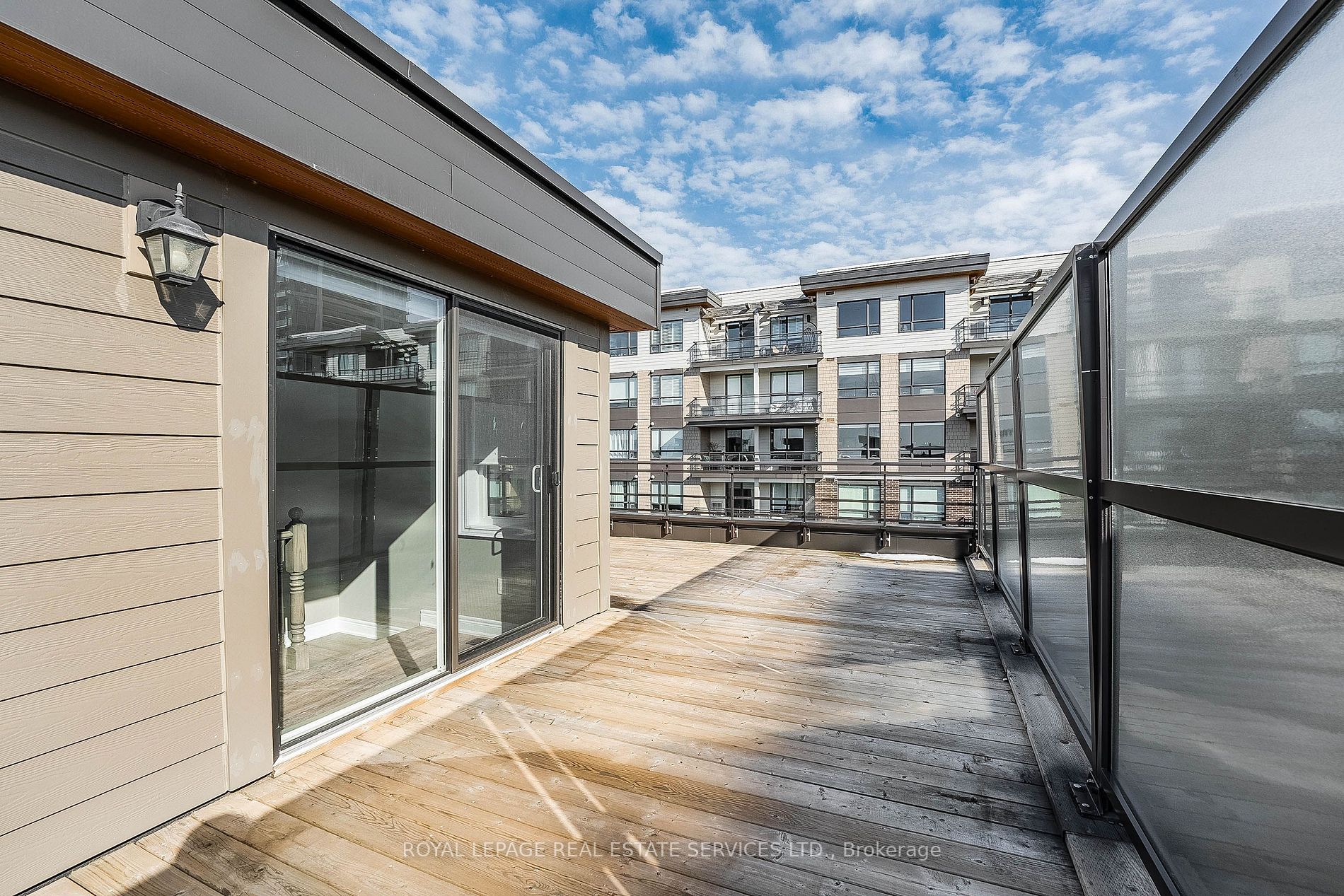 16 Waterview Lane