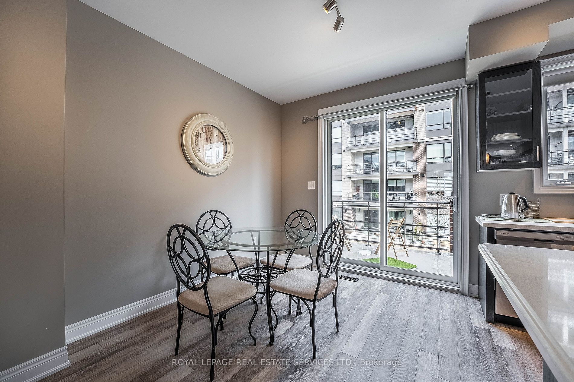 16 Waterview Lane