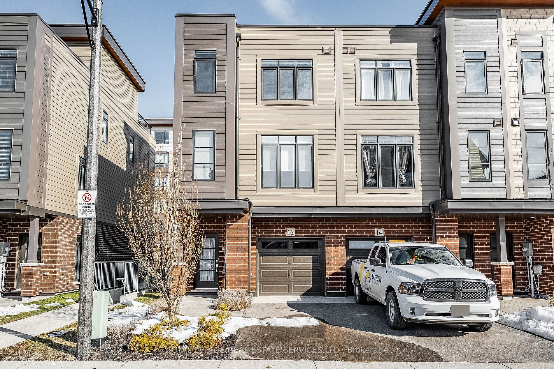 16 Waterview Lane