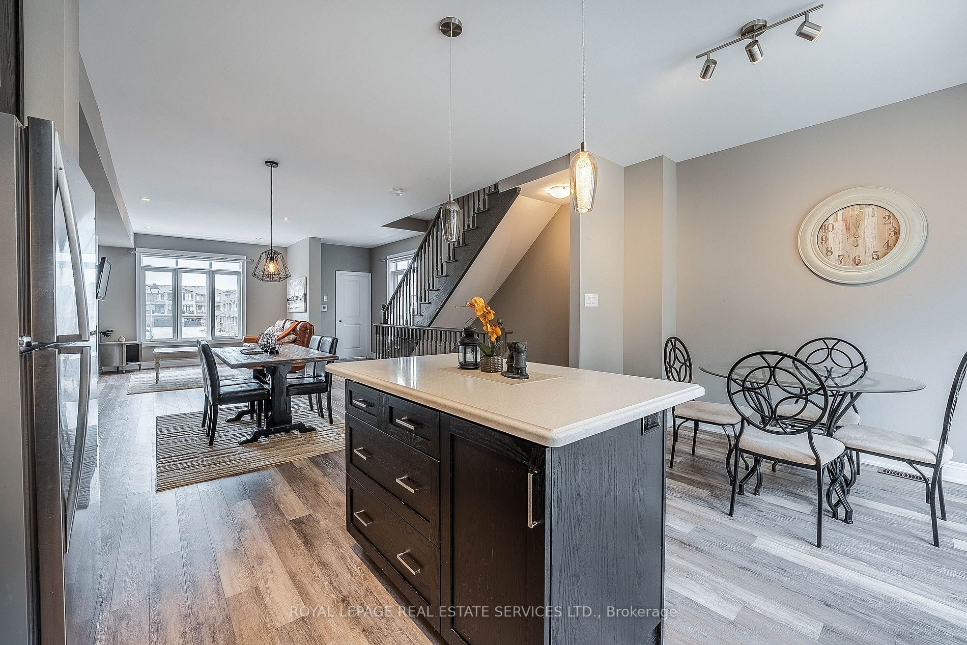 16 Waterview Lane