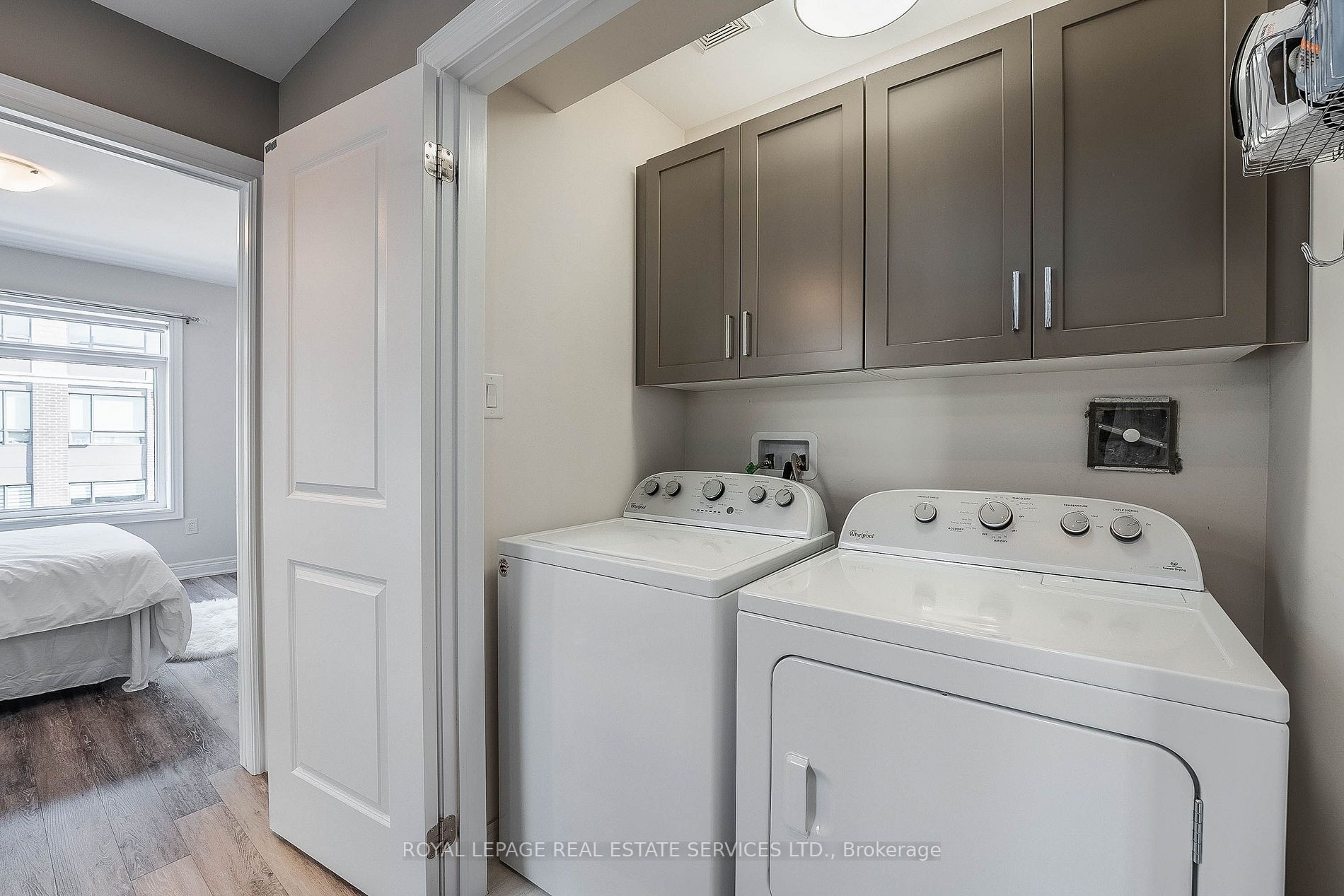 16 Waterview Lane
