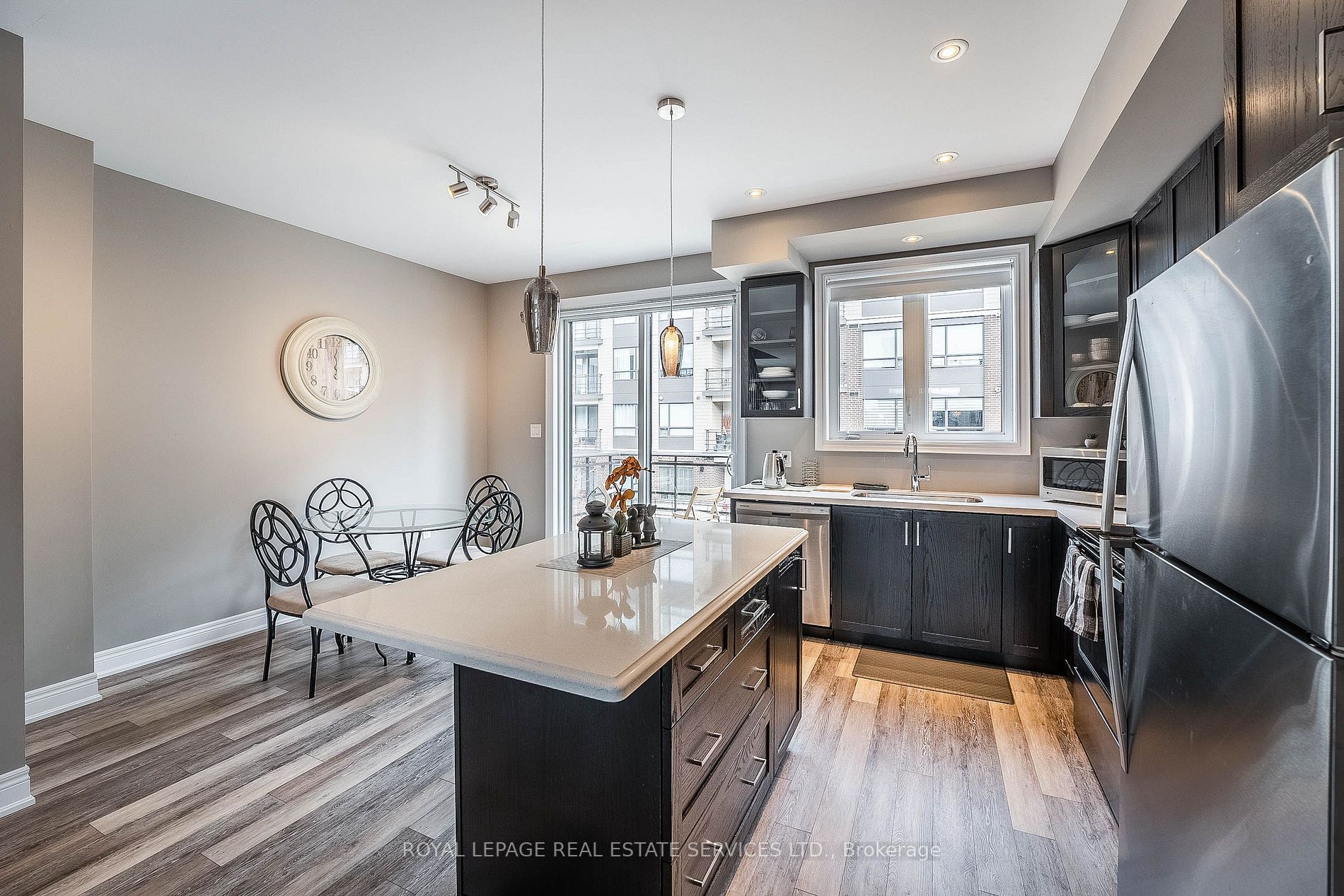 16 Waterview Lane