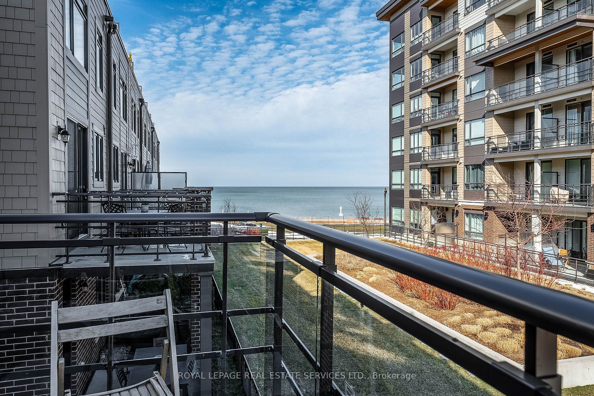 16 Waterview Lane