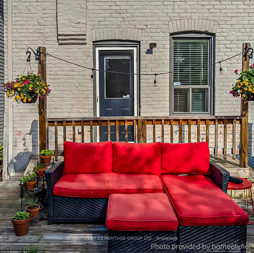 195 Caroline St N