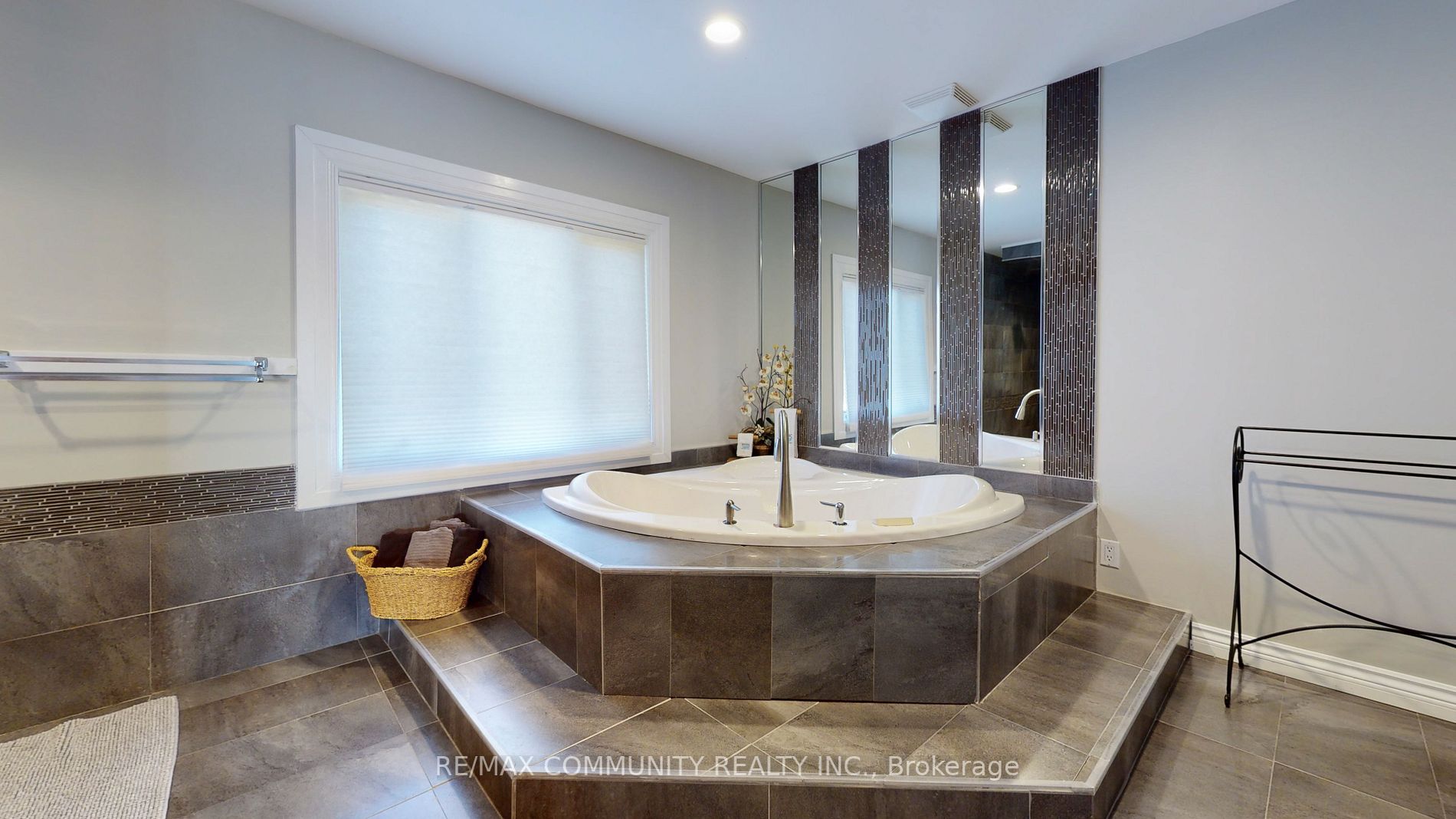 Listing X6105540 - Large Photo # 19
