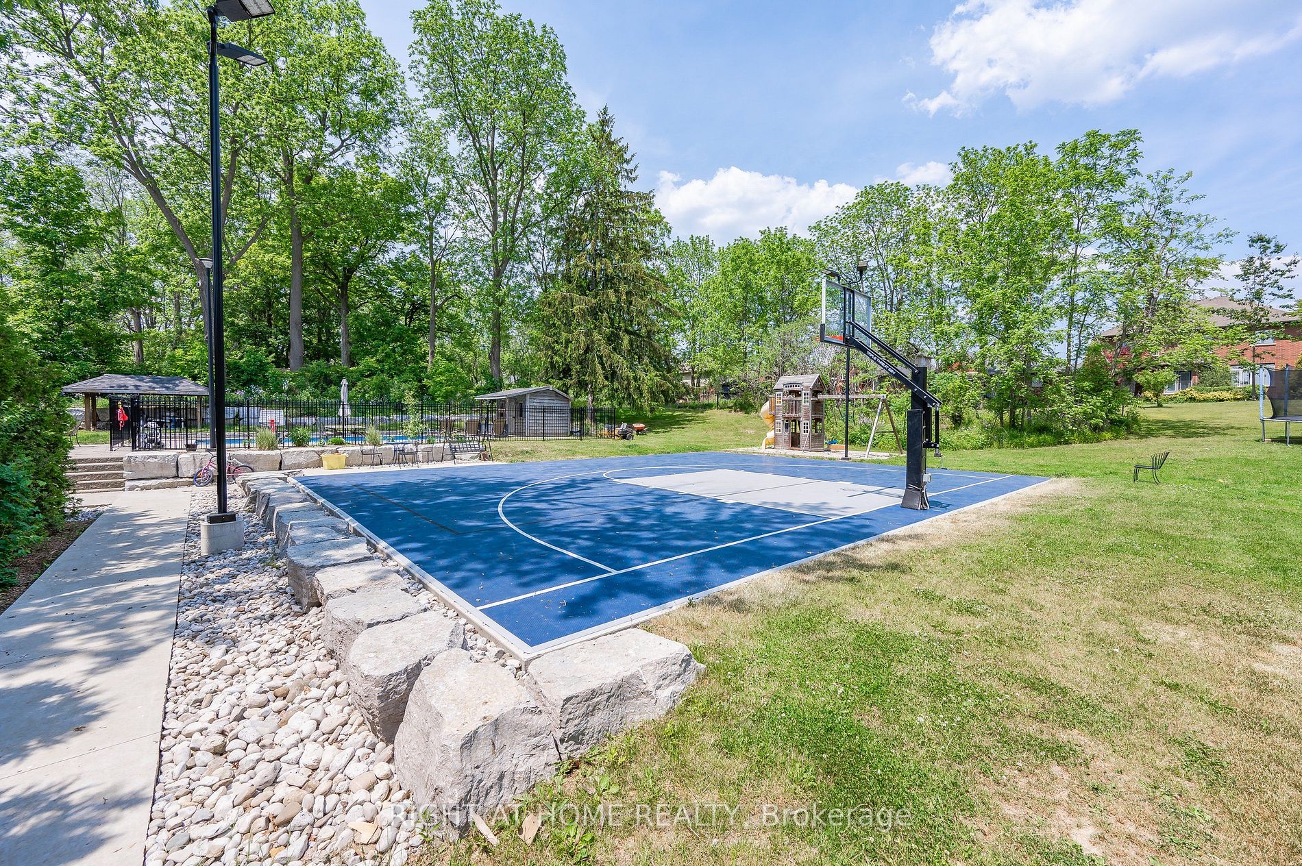 451 Garner Rd W