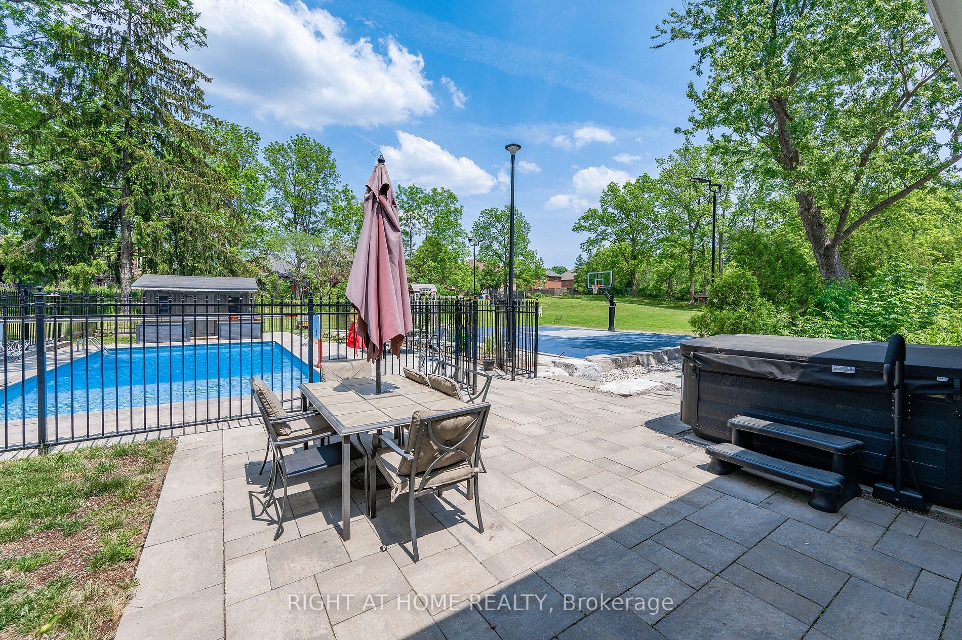 451 Garner Rd W