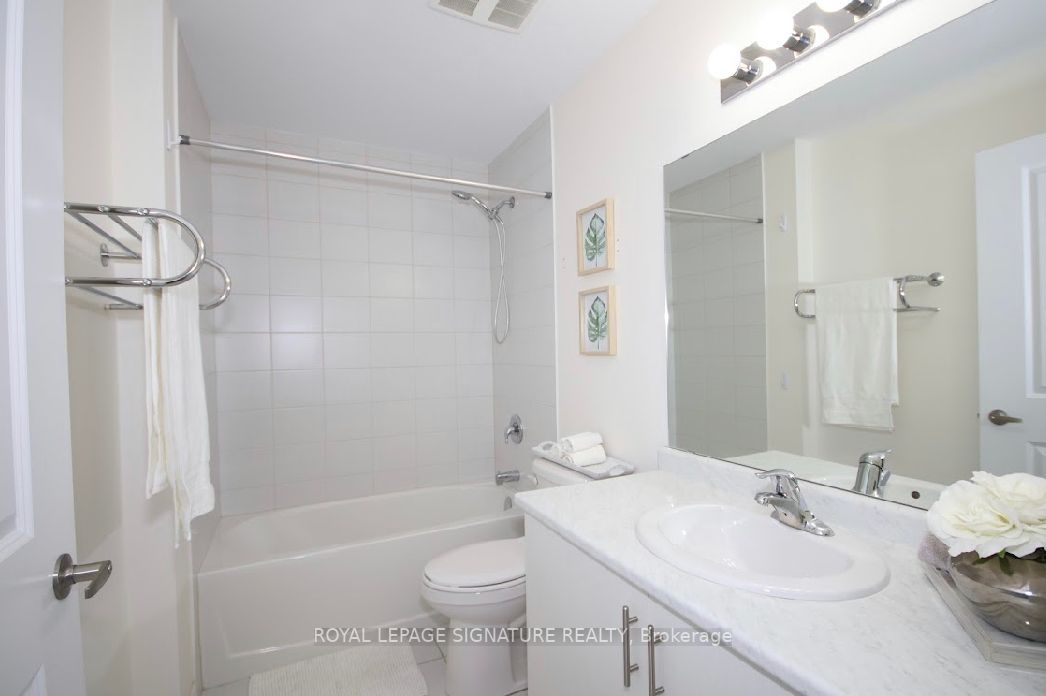 125 Shoreview Pl, #404