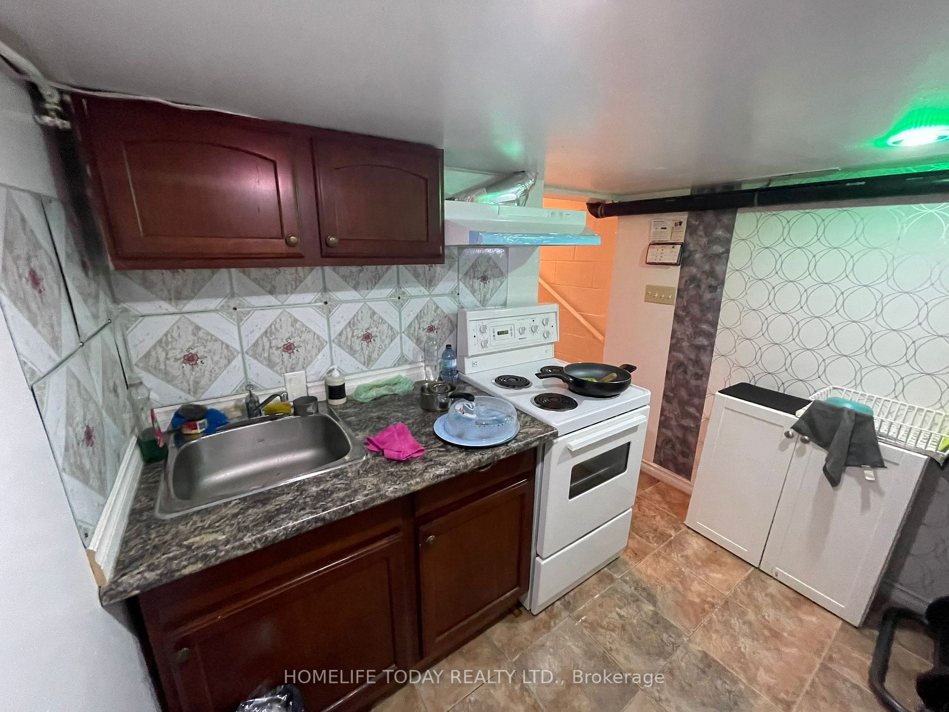 1529 Hall Avenue